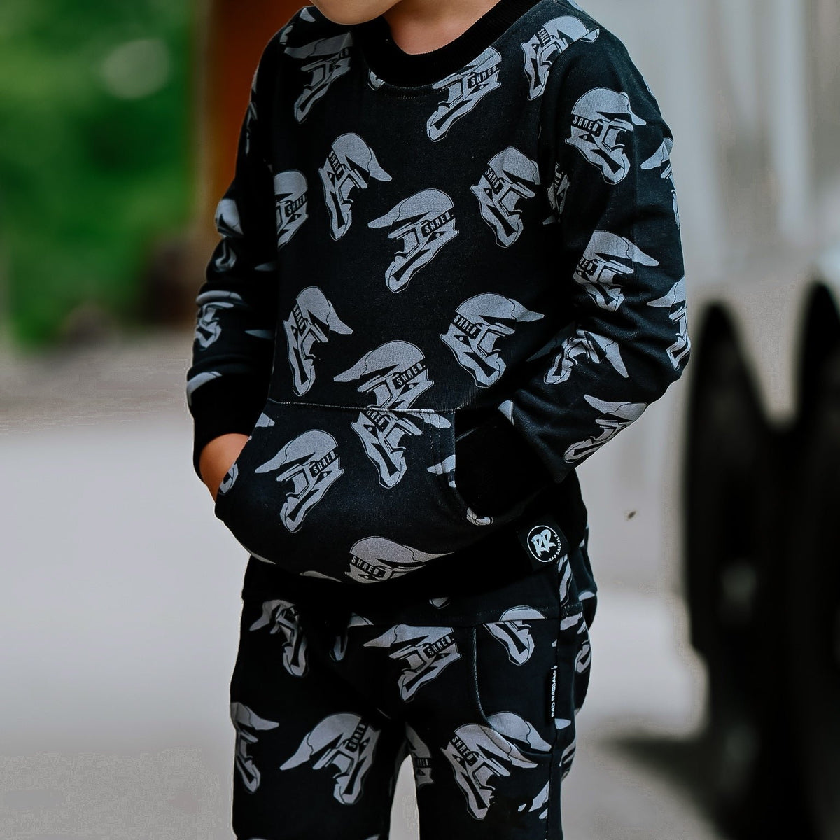 Pullover Crewneck- Shred (SIZE UP)