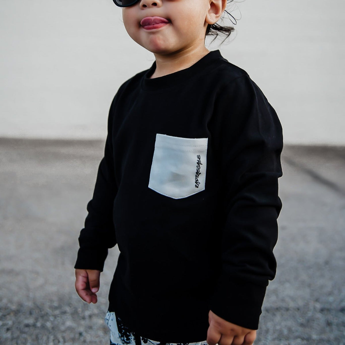 Pocket Long Sleeve Tee- Black (Size up)